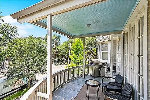 5 bed, 2800 sqft, $5,500 — Photo 2