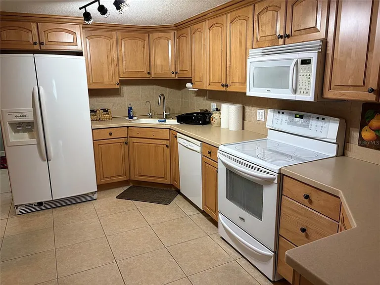 1010 Osprey Ct — Photo 10