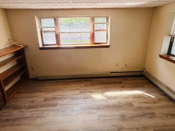 909 State St, 909 State St #A, Portsmouth, NH 03801