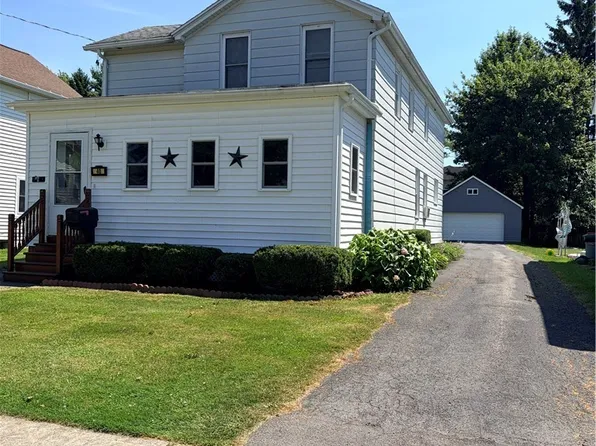 40 Pulaski St, Auburn, NY 13021