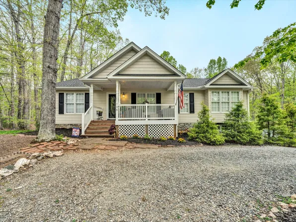 135 Crawford Dr, Moneta, VA 24121