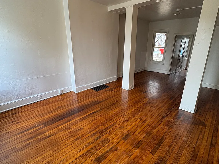 30 N Franklin St — Photo 3