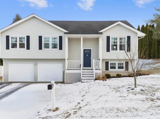 15 Oakcrest Cir, Waterbury, CT 06708