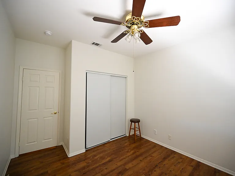 4208 Grandview Dr — Photo 24