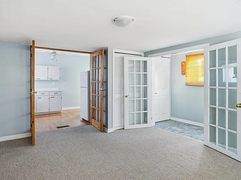 704 Claude St #B — Photo 6