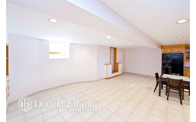 Rented by Douglas Elliman | media 24