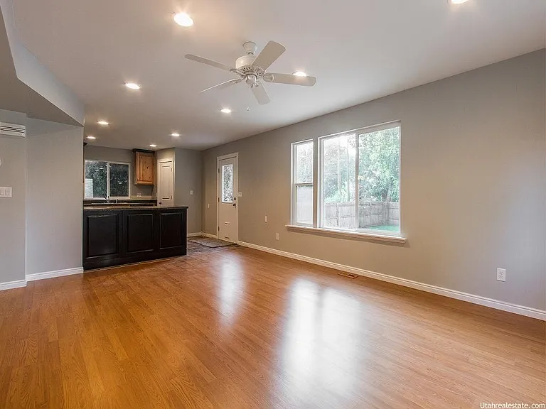 363 E Harrison Ave — Photo 9