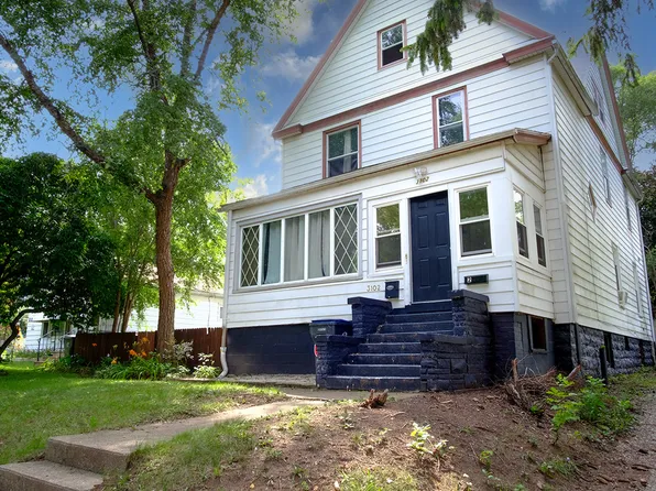 3102 Elisha Ave, Zion, IL 60099