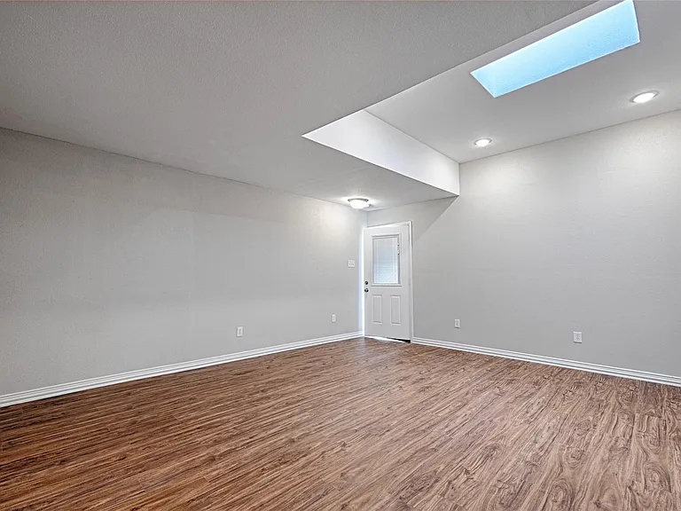 2639 Forest Grove Dr — Photo 3