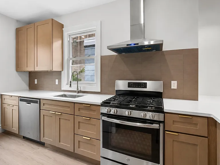 32 Storms Ave #2 — Photo 8