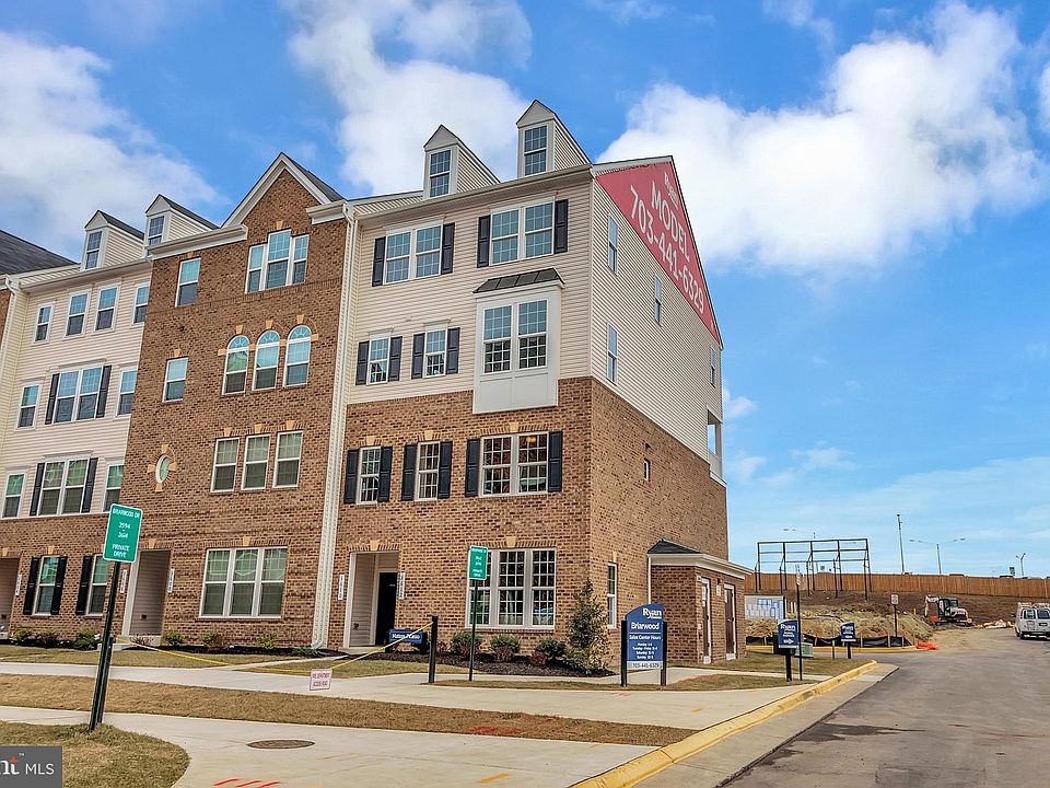 1st image of 3610 Briarwood Dr #3B