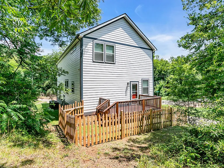 108 Averill St — Photo 46