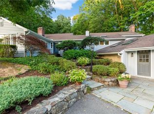 415 Roaring Brook Rd, Chappaqua, NY 10514