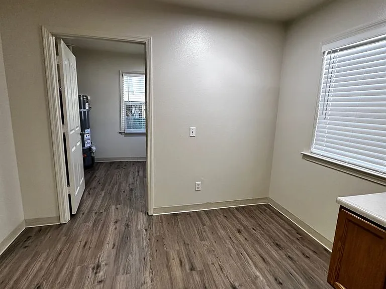 1836 Continental St — Photo 29