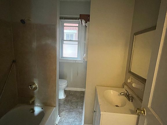 5th image of 678 Glenwood Ave