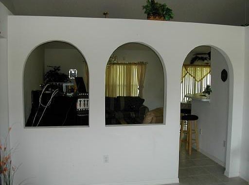 5th image of 450 SW Ewing Ave