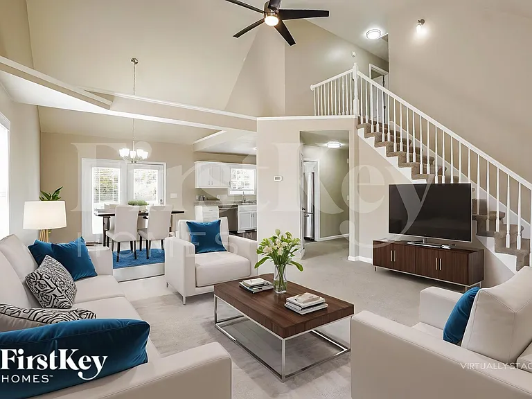 3508 Clover Hill Dr — Photo 4