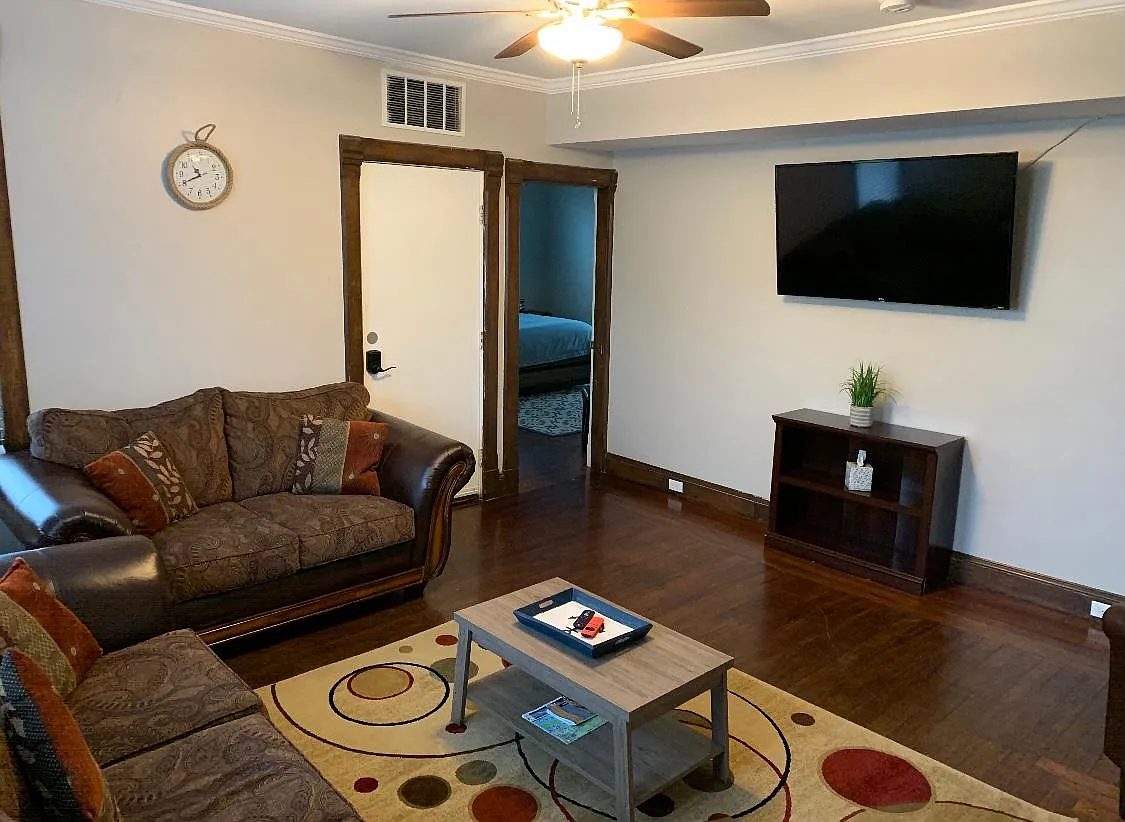 3 bed, $3,000 — Photo 3