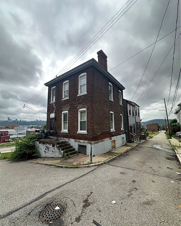 2nd image of 1911 B St
