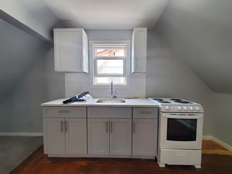 1st image of 394 Myrtle Ave #1A