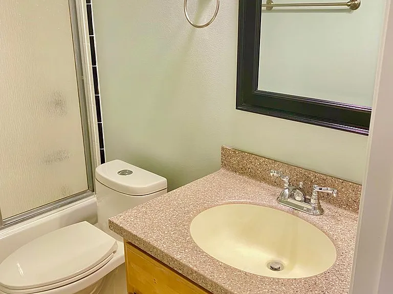 Howard & Lexington Apts — Photo 43