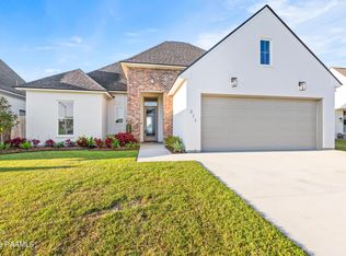 311 Queenstown Ave, Youngsville, LA 70592