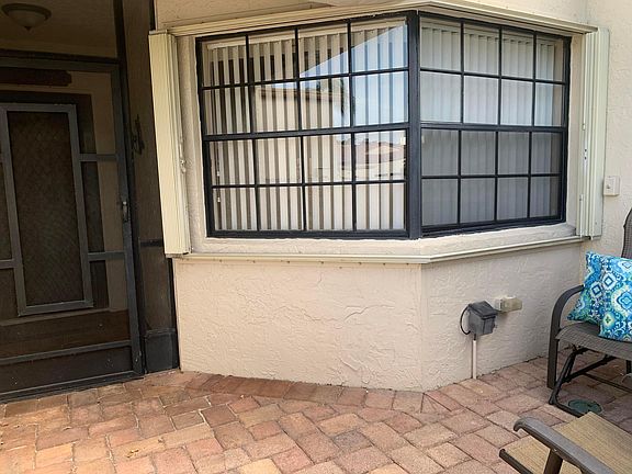 4th image of 5903 Parkwalk Circle W