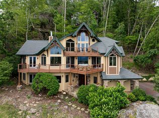 2280 Mountain Air Dr, Burnsville, NC 28714