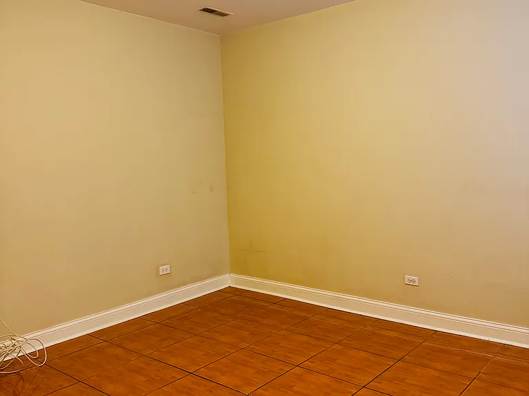6217 S Woodlawn Ave #1 — Photo 10