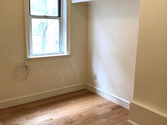 3rd image of 536 47th Ave APT 1R