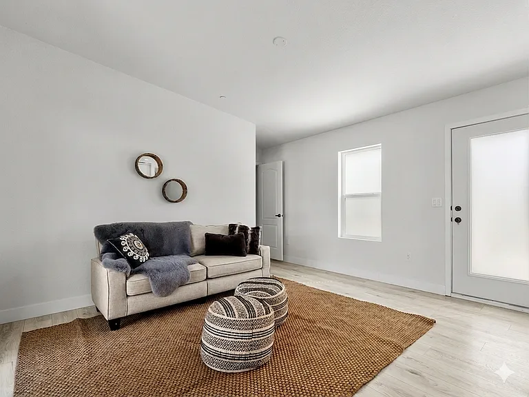 8368 Madison Ave — Photo 10