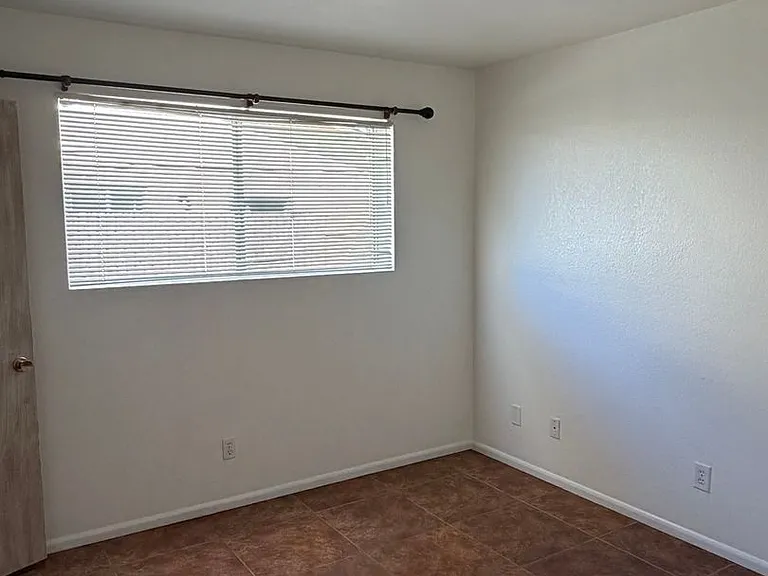 1101 Cholla Cir — Photo 10