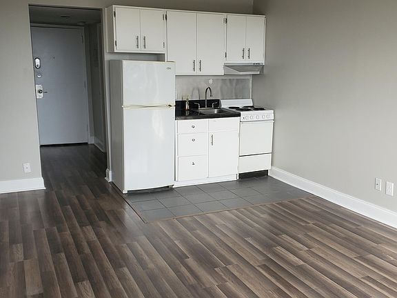 3rd image of 1700 Clinch Ave #519