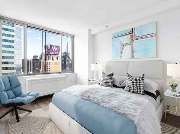 271 West 47th Street image 2 of 15