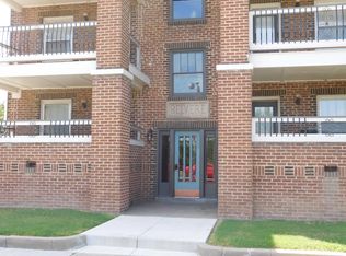 240 S 8th St APT 7, Salina, KS 67401
