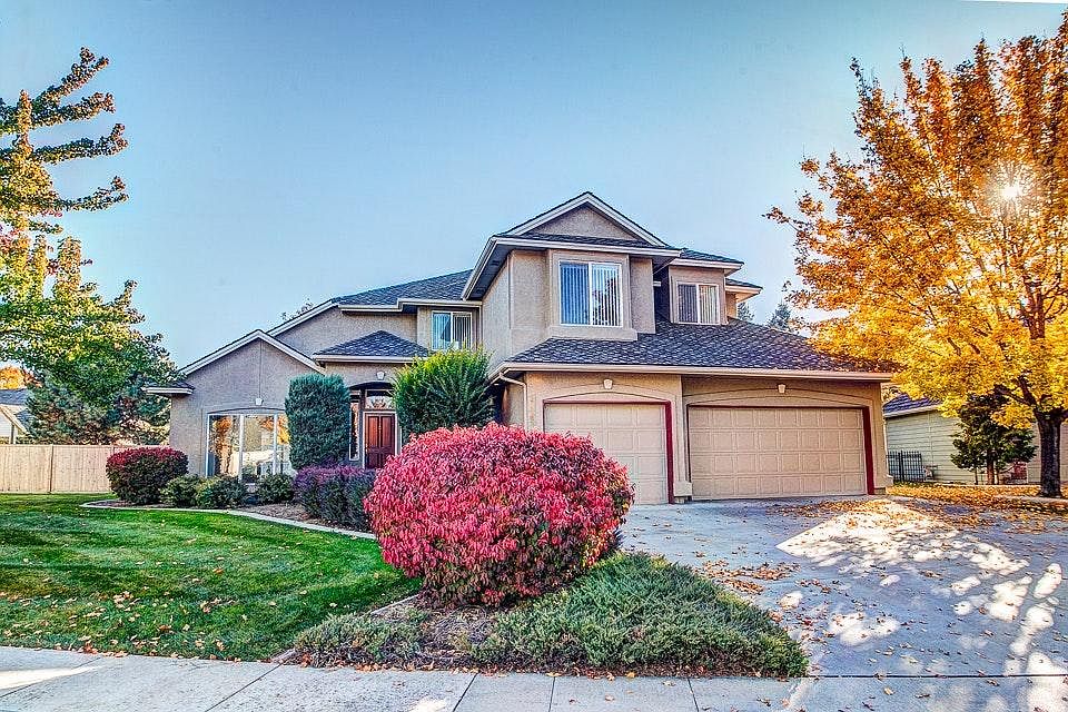 Welcoming, spacious front