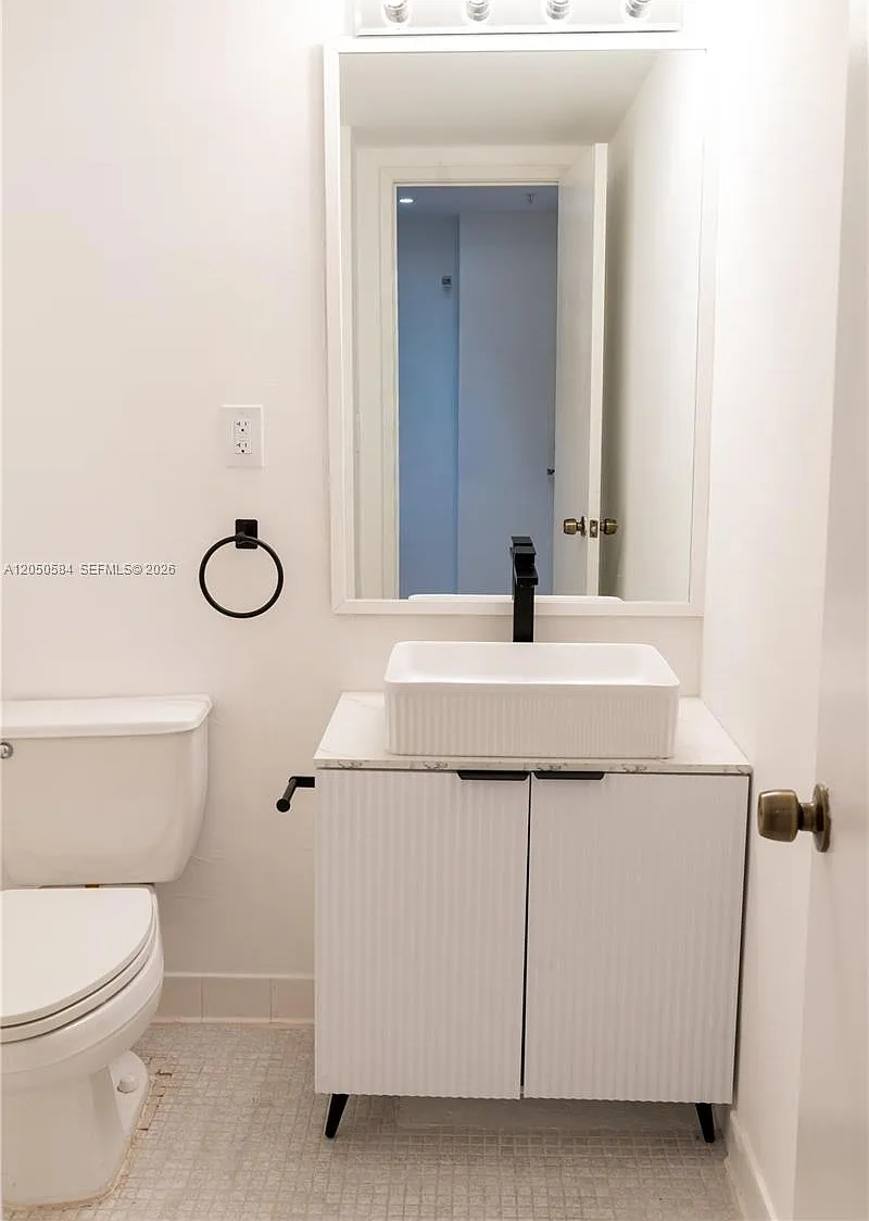 1 bed, 1000 sqft, $3,000 — Photo 2