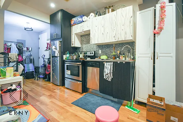 Rented by ERNY LLC | media 12