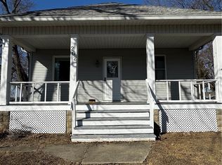 202 E North 2nd St, La Place, IL
