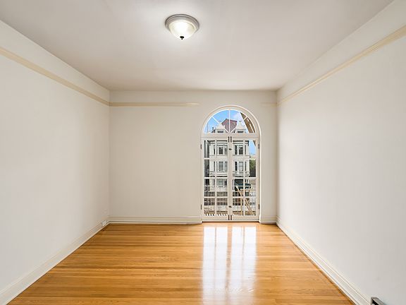 4th image of 2510 Van Ness Ave APT 6