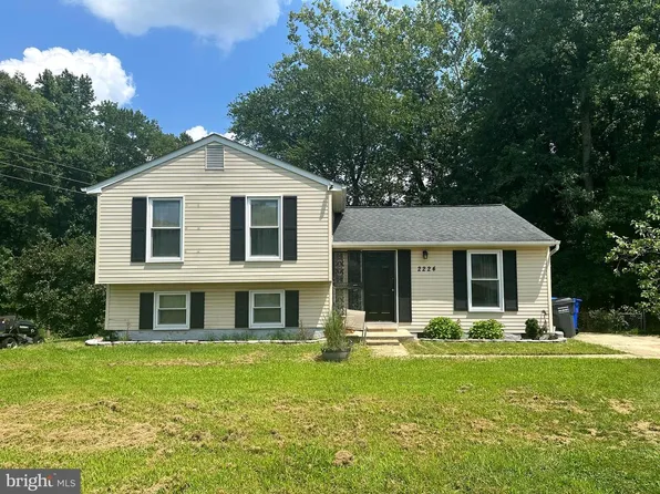 2224 Bridle Path Dr, Waldorf, MD 20601