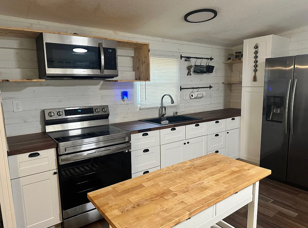 3 bed, 1140 sqft, $1,800 — Photo 2