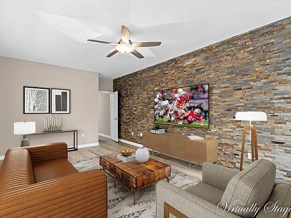 4th image of 251 Daniel Burnham Sq Unit 259