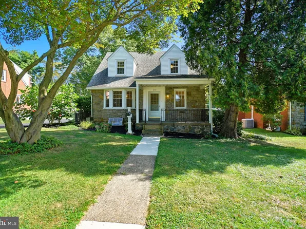 979 Edgewood Dr, Springfield, PA 19064