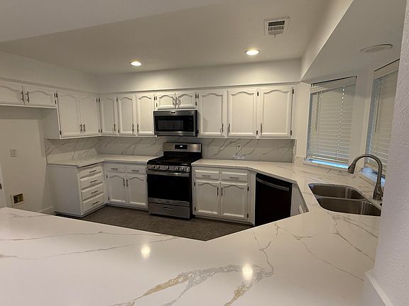 3rd image of 1104 N Palm Street