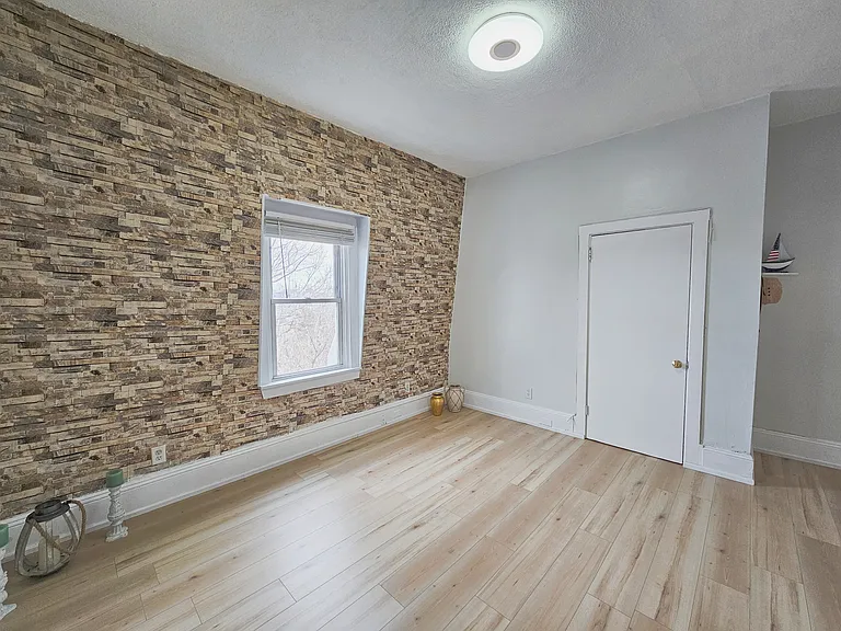 23 Benedict St #3 — Photo 3