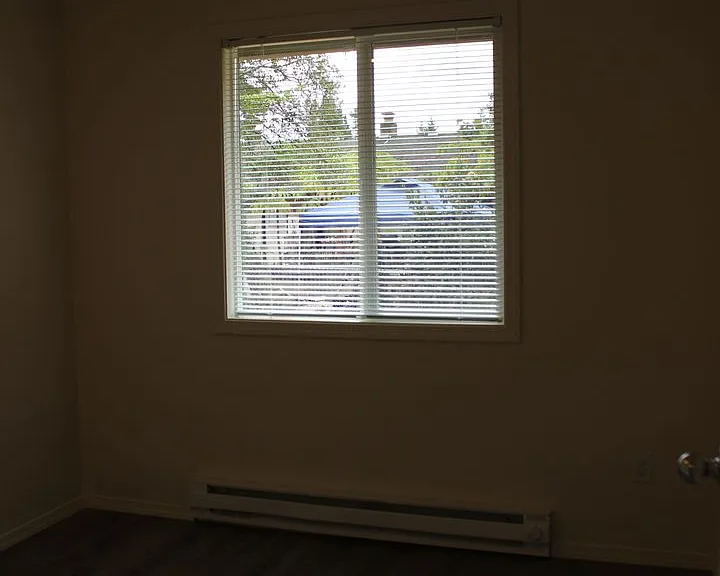 232 NE Palomar Ct — Photo 8