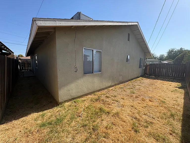 1543 N Willis St — Photo 25