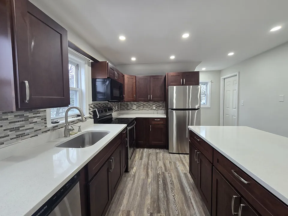 200 Norfolk St #3