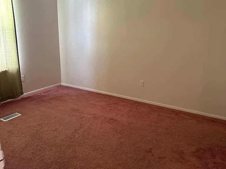28 Mapleview Cir — Photo 11